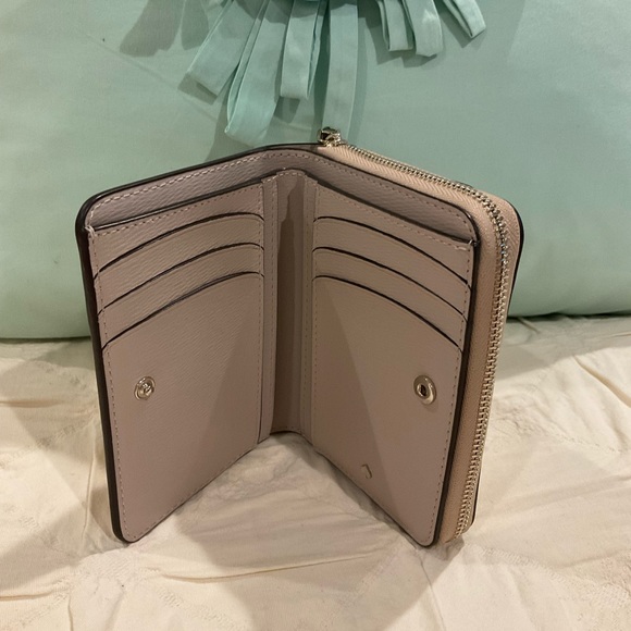 Kate Spade Staci Saffiano wallet NWOT - Picture 2 of 8